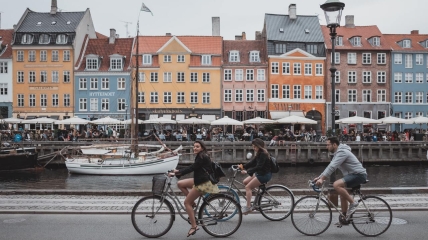 В Дании привито более 80% населения, благодаря чему жизнь станет прежней