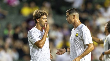 Жоау Феликс и Криштиану Роналду