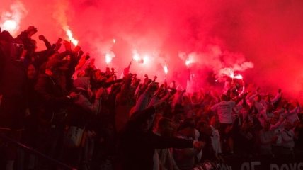 Польские фанаты едва не сожгли стадион клуба Джерарда (Видео)