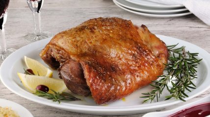 Сочная индейка для новогоднего стола: нежно, ароматно, празднично (видео)
