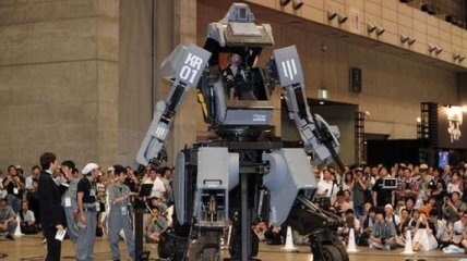 Kuratas - гигантский боевой робот (Видео)