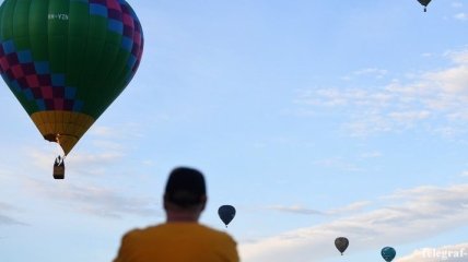 Над Ла-Маншем в небо поднялось рекордное число воздушных шаров