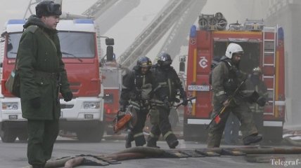 В Киеве на территории автостанции сгорели два микроавтобуса