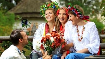 Украина поднялась на пять пунктов в рейтинге счастья стран мира  
