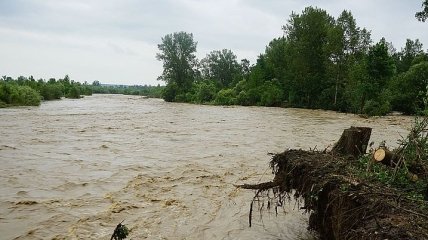 Штормовое предупреждение: на западе Украины опять ожидается повышение уровня воды в реках