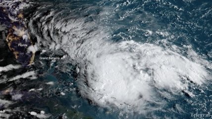 Сменщик шторма "Дориан" "Умберто" надвигается на Багамские острова