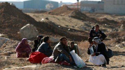 Тысячи жителей окрестностей Мосула спешно покидают свои дома