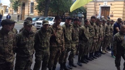 В Киеве батальон "Донбасс" требует введения военного положения