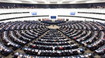 Европарламент впервые подписал правовой акт в электронном виде