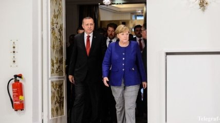 Меркель заявила о больших разногласиях с Эрдоганом