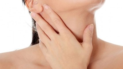 Пять эффективных методов от першения и боли в горле