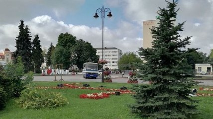 В Луцке мужчина со взрывчаткой и оружием захватил автобус с пассажирами 