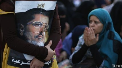 Протестующие исламисты в Каире движутся к президентскому дворцу