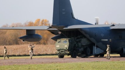 США допомагають Україні тримати оборону