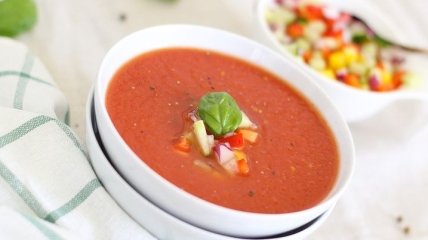 Рецепт дня: томатный суп с сыром фета