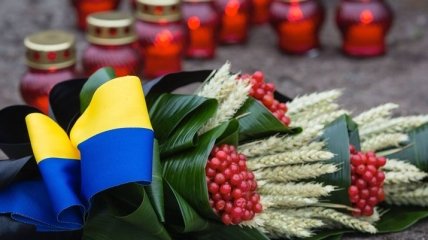 Муженко призвал военных ВСУ зажечь свечу памяти к годовщине Голодомора