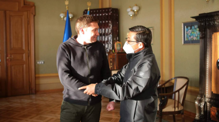 Китай и в дальнейшем будет доброй силой для Украины — посол КНР на встрече с руководством Львовщины