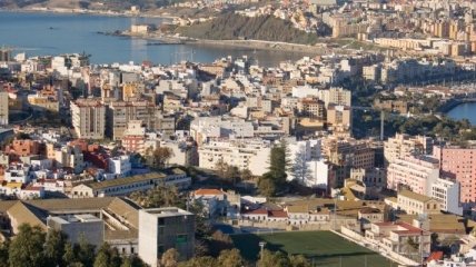Более ста нелегалов прорвались в испанскую Сеуту