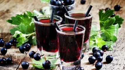 Морс із чорної смородини — корисний та освіжаючий напій