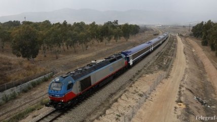 Пассажирский поезд в Израиле сбил верблюда