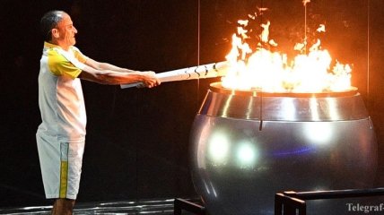 Кто зажег олимпийский огонь в Рио-де-Жанейро