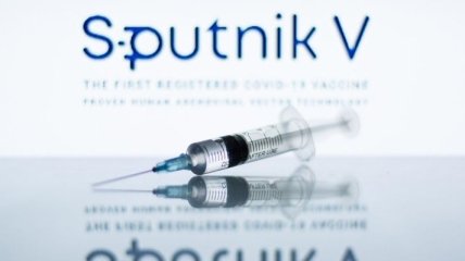 Лучшее доказательство бесполезности "Спутник V": в сети наглядно показали, как рост количества вакцинированных справляется с количеством инфицированных