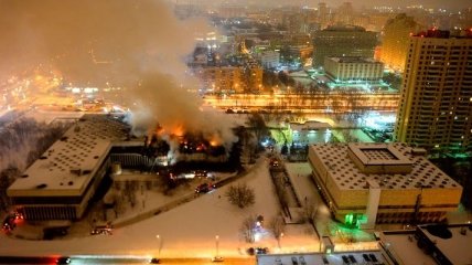 В одной из библиотек Москвы почти сутки продолжался пожар