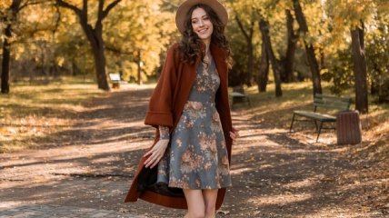 Осенью тоже можно стильно носить платья