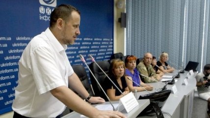 Семьи погибших ВСУ обратились к Порошенко: Установить день памяти защитников