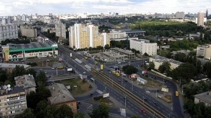 В Киеве закрывают часть Борщаговского путепровода