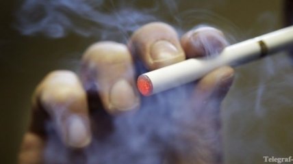 Во Франции запретят курить электронные сигареты