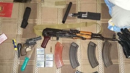 СБУ провела обыски у "боевого крыла" УПЦ МП Запорожья: найдено оружие