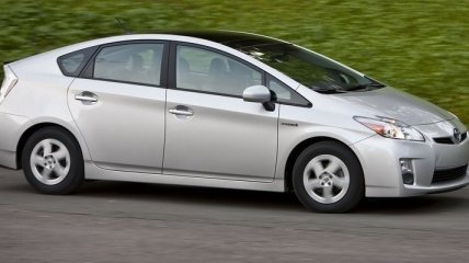 Toyota рассказала о новом гибриде Prius
