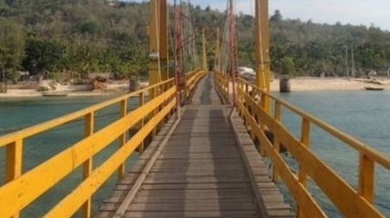 Вблизи Бали рухнул мост: 9 погибших