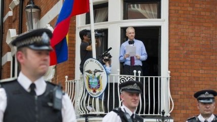 Основатель Wikileaks не намерен покидать посольство Эквадора