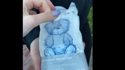 "Это что?" Россияне нашли похабные влажные салфетки в супермаркете (видео)