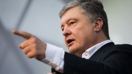 Порошенко настаивает на усилении санкций против РФ 