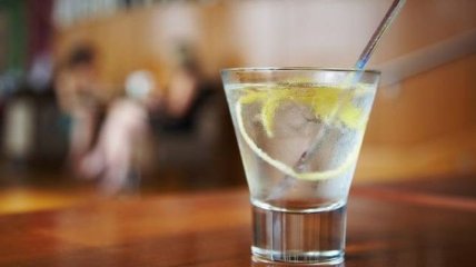 Диетологи назвали алкогольный напиток, который поможет похудеть