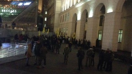 Вече на Майдане: произошли первые стычки