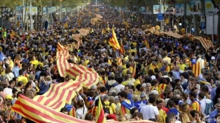 На улицы Каталонии вышли 400 тысяч человек