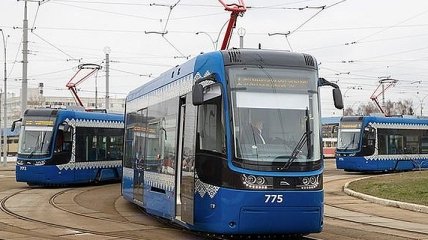 В Киеве движение скоростного трамвая снова приостановят