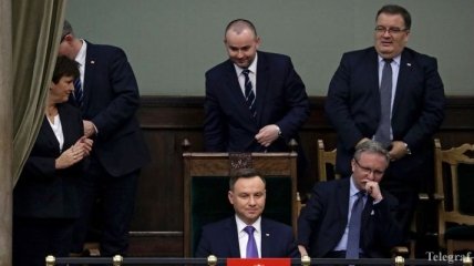 Президентом Польши окончательно одобрены поправки закона об ИНП