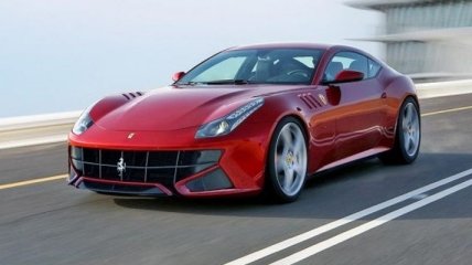 Компания Ferrari показала обновленную оптику для суперкара FF