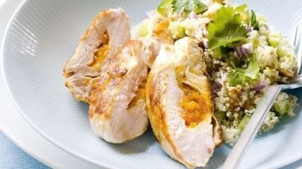 Рецепт дня: куриное филе, фаршированное курагой
