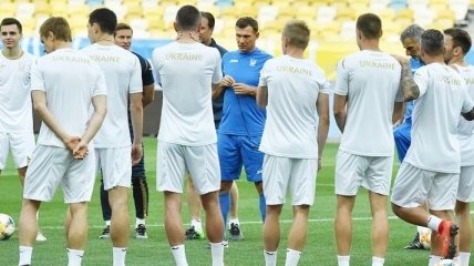 Кто в школу, а кто на стадион: сборная Украины проведет тренировку на Олимпийском