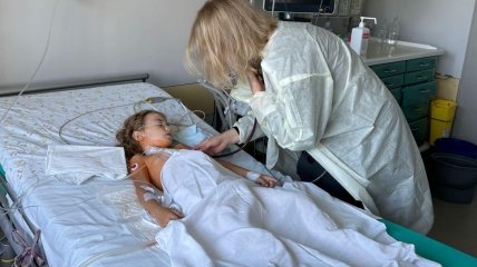 "Смертю смерть подолав": українка віддала серце свого загиблого сина хворій дівчинці, їй дали його послухати (фото)