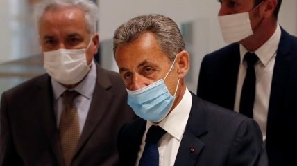 Впервые в истории: экс-президента Франции приговорили к тюремному заключению