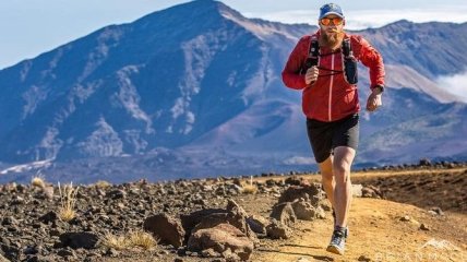 Канадський марафонець Гаррі Роббінс пробіг 160 кілометрів у гаражі