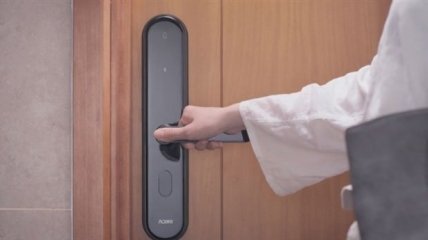 "Умный дверной замок": Xiaomi представила очередную новинку 