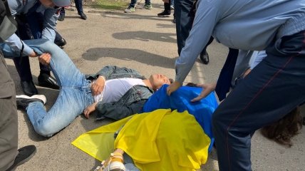 Казахские активисты выходят на протесты в поддержку Украины
